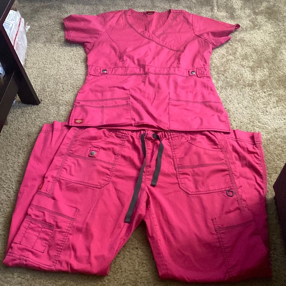 Dickies scrub set size medium